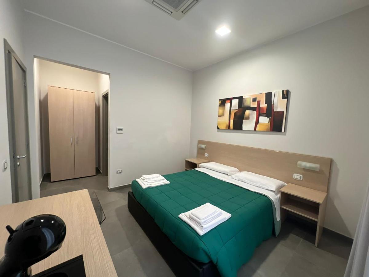 Palazzo 41 Rental Rooms Сан-Пьетро-Вернотико Экстерьер фото